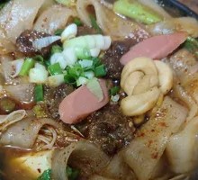 Clay Pot Rice Noodles with Blood Curd