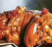 Clay Pot Pig Trotters