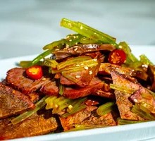 Celery and Beef Stir-fry