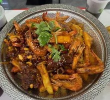 Fresh Shrimp and Pig Trotter Pot