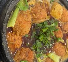 Braised Pork Meatballs in Clay Pot