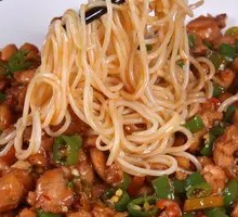 Fresh Chili Chicken Noodles