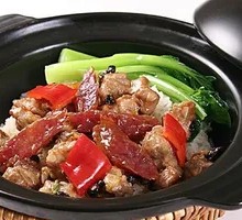 Cured Sausage and Spare Ribs Claypot Rice