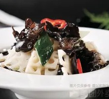 Spicy Tossed Water Chestnuts