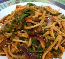 Two-Section Noodles Stir-Fry