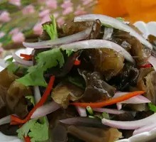 Onion and Wood Ear Mushroom