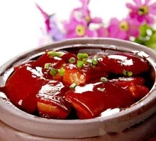 Braised Pork Belly in Clay Pot