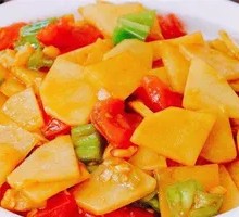 Stir-Fried Potato Slices with Tomato