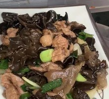 Wood Ear Mushroom and Pork Slices