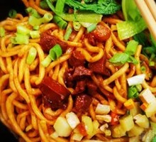 Beijing-style Meat丁 Fried Noodles with Sauce