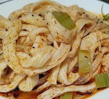 Beef tendon noodles