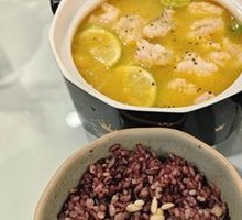 Lemon Spicy Shrimp Dumpling Hot Pot