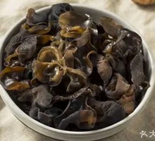 Yellow Flower Mushroom Meatball Soup