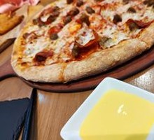 Christmas Angus Beef Feast Pizza