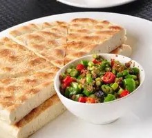 Farmhouse Potcake with Chili Sauce