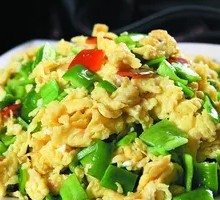 Green Pepper and Egg Noodles
