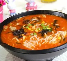 Tomato-rich Rice Noodles