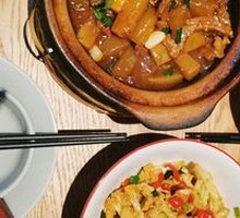 Braised Beef and Ox Tendon in Clay Pot