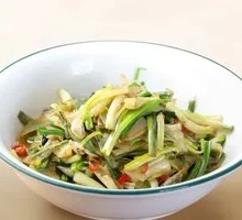 Stir-fried Pickled Onion Greens