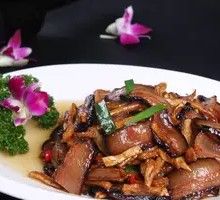 Xiangxi Smoked Pork with Dried Radish