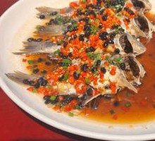 Steamed Wild Crucian Carp