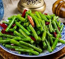Long Green Beans with Pork Rice Bowl