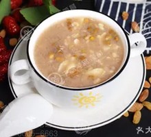 Cooling Mung Bean and Lily Soup