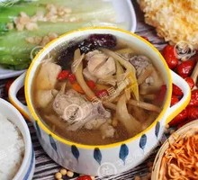 Chicken Soup with Daylily and Red Dates