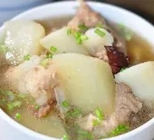 Pork Rib and Radish Soup
