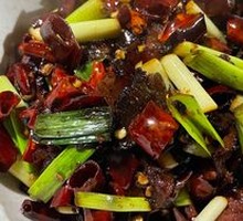 Stir-fried Garlic Greens with Preserved Beef