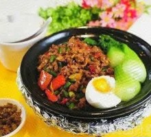 Spicy Sour Chicken Offal Claypot Rice