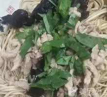 Wood Ear Mushroom and Pork Noodles