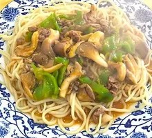 Stir-Fried Beef and Mushroom Noodles