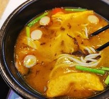 Spicy and Sour Soup Noodles