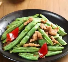 Stir-Fried Pork and Green Beans with Rice