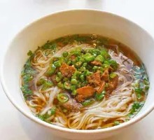 Spicy Pork and Rice Noodle Stir-fry