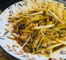 Oil-Poured Braised Pig Ear