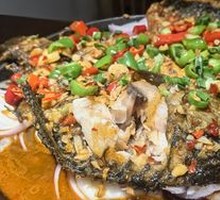 Sautéed Crucian Carp on Iron Plate