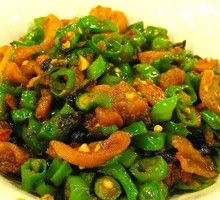 Stir-fried Green Pepper with Pork Cracklings