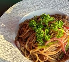 Black Pepper Beef Noodles