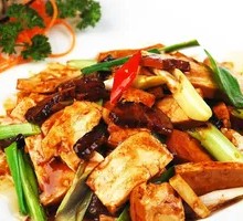 Preserved Pork with Tofu Cubes Stir-fry