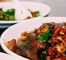 Sour Cabbage Stir-Fried Rice Noodles