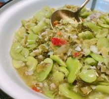 Sour Cabbage and Minced Pork Stir-fried with Broad Beans