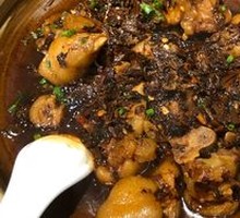 Braised Pork Trotter with Preserved Mustard Greens