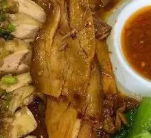 Steamed Chicken and Pork Knuckle Rice