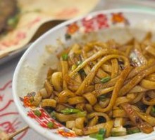 Pork lard mixed rice noodles