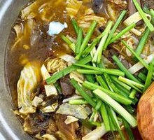 Sour Cabbage Duck Blood Rice Noodles