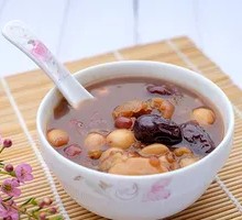 Lotus Seed and Peanut Milk