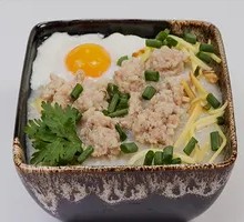 Egg and Pork Steamed Rice Noodles