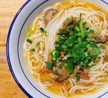 Shredded Pork with Mushroom and Rice Noodles